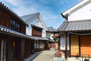 The historic townscape of Mitarai, located in Hiroshima Prefecture, symbolizes the Setouchi region. Designated as an Important Preservation District for Groups of Historic Buildings in 1994, it showcases traditional Japanese architecture and cultural heritage.
