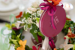 happy creations, pot-et-fleur, wreath, table decor, flowers and Japanese paper butterflies | © pockett dessert, creative