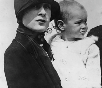 Gloria Morgan with daughter, Gloria Vanderbilt | He Who Nose