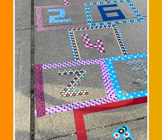 hopscotch game, childhood game, play on the sidewalk | © pockett dessert