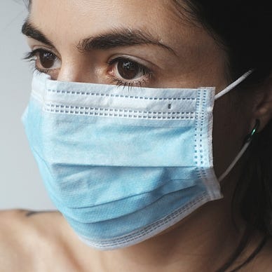 Woman wearing a face mask