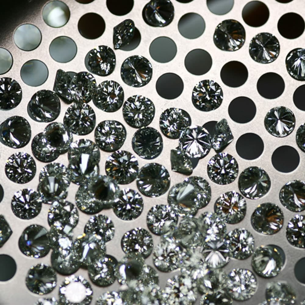 The pros of labmade diamonds Hatton Garden Medium