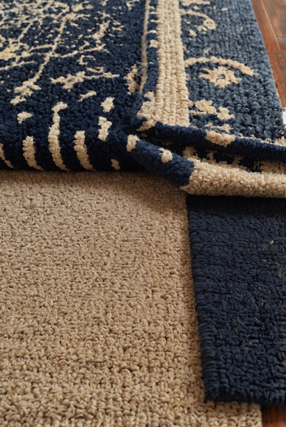 What Are the Best Rug Materials for a Modern Farmhouse Living Room