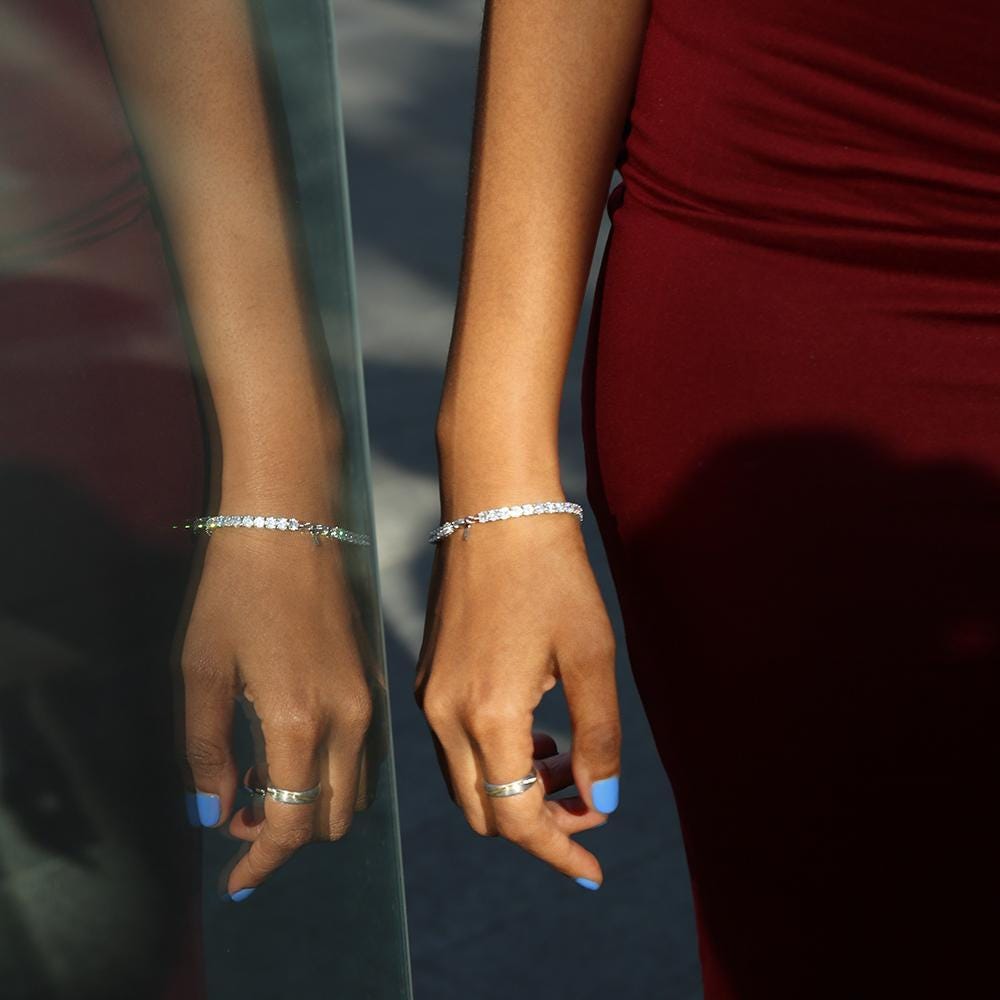 WHAT JEWELRY TO WEAR WITH A SEQUIN DRESS? by Trendolla Medium