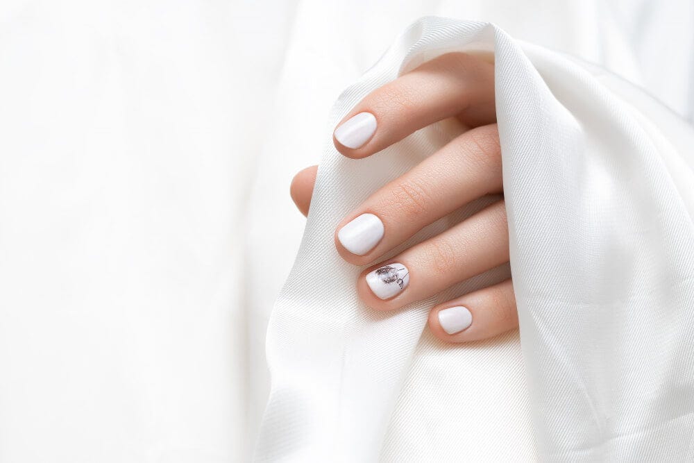 What is a nail implant and how to find a good nail technician by