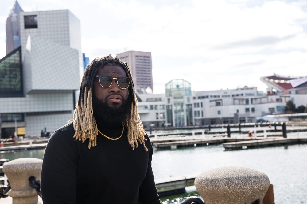 Independent Artist Spotlight: Dez2fly | by De Novo Agency | Medium