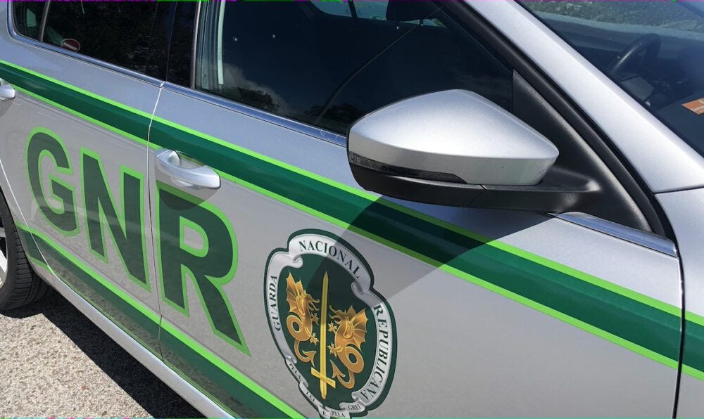 Seixal | GNR detém homem suspeito de roubo e furtos em estabelecimentos