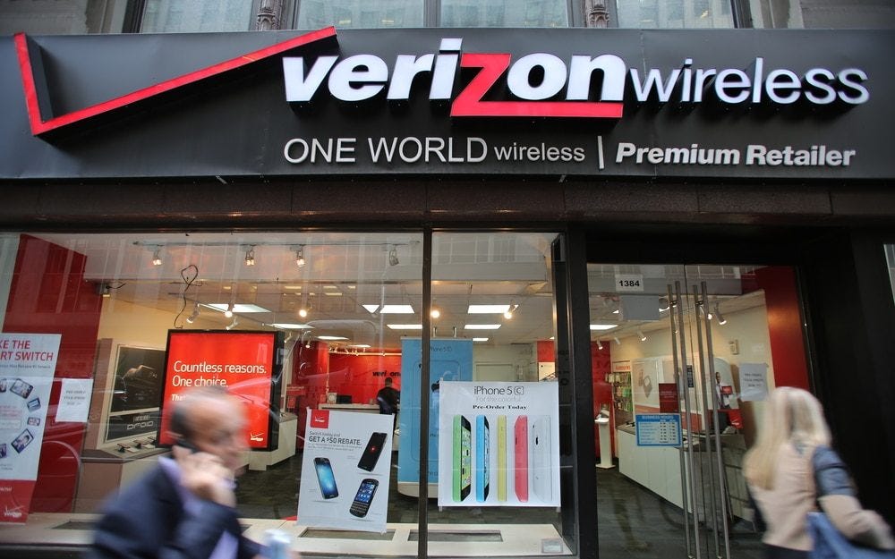 Verizon Customers Hit by Widespread Outages, Phones Stuck in SOS Mode!!! | by Promatic AI