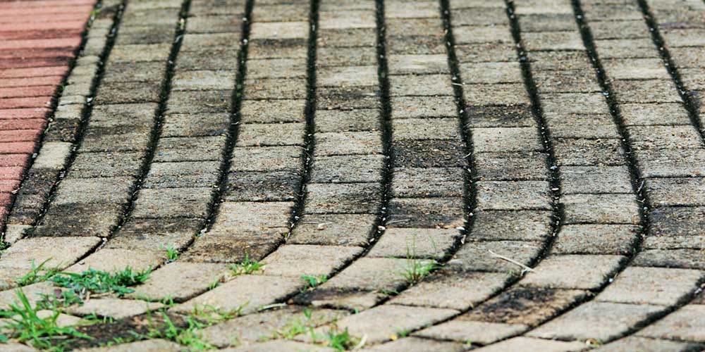 How to Remove Oily Stains from Paving? by Tarworks Construction Medium