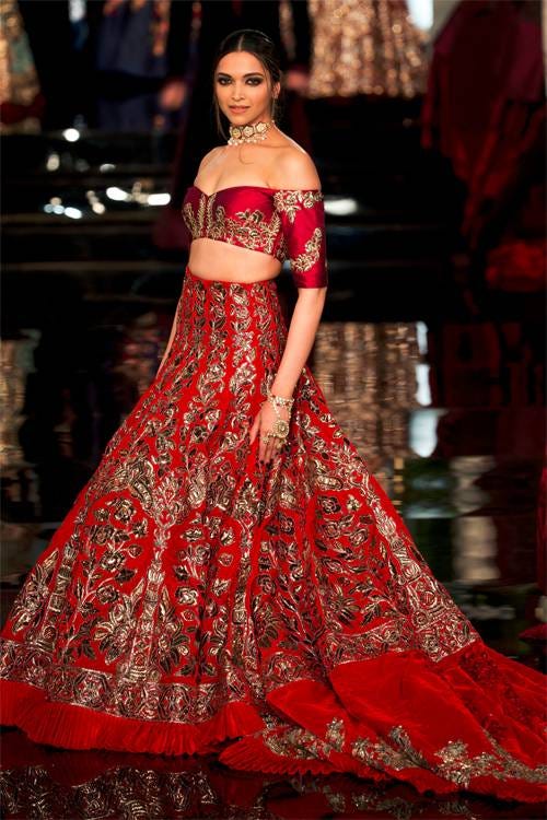 6 Lehenga Blouse Designs by Manish Malhotra That Are Definitely His Best  Yet!