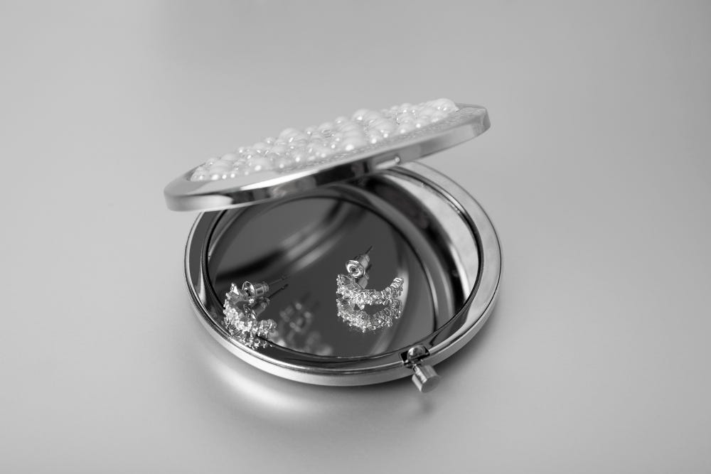 4 Reasons Why Handmade Jewelry Is Better Than MachineMade Jewelry by