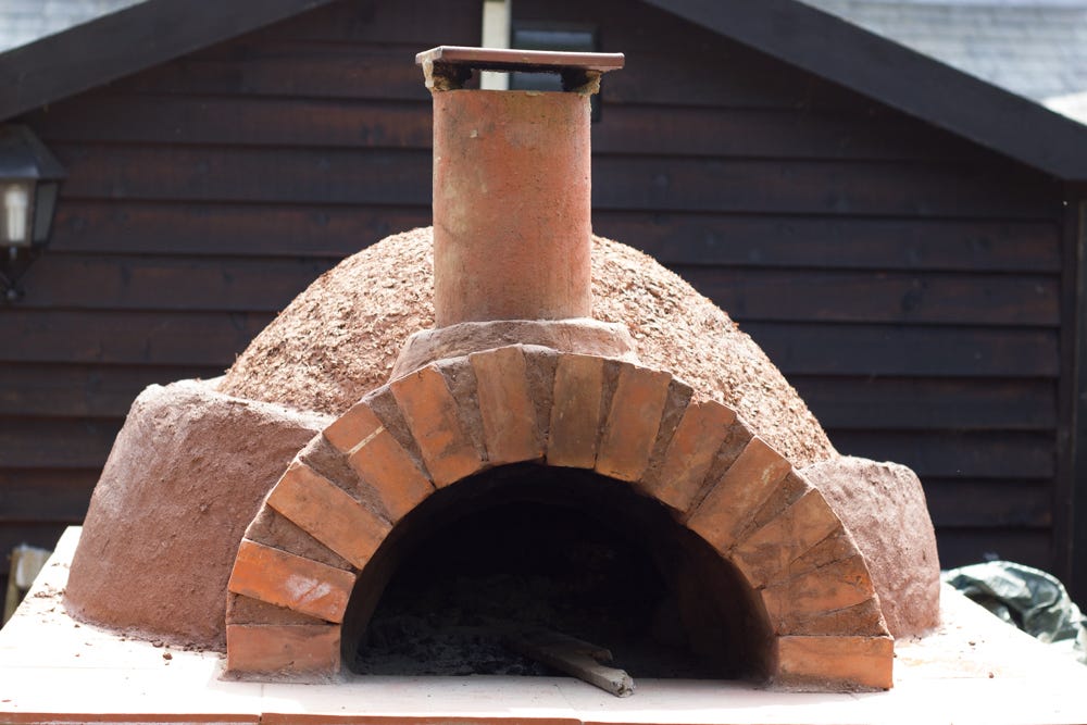 How to build a wood fired clay pizza oven, by Marc Curtis