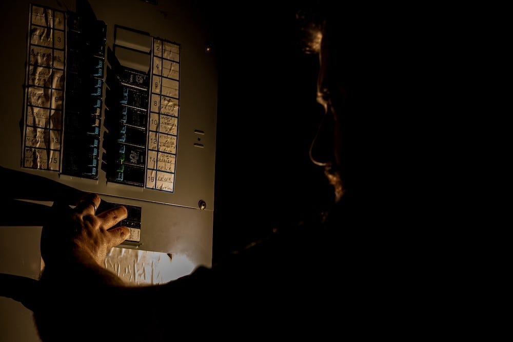 Battery Backup Systems: Key to Reliable Power During Natural Disasters