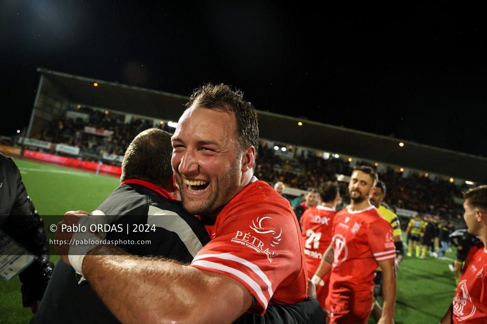 Des terrains amateurs au monde du rugby pro : le portrait d’un talonneur revanchard