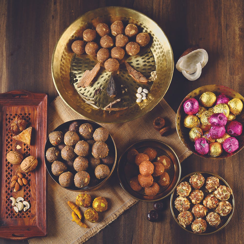which-ladoo-to-eat-during-pregnancy-choose-maa-mitahara-for-wellness