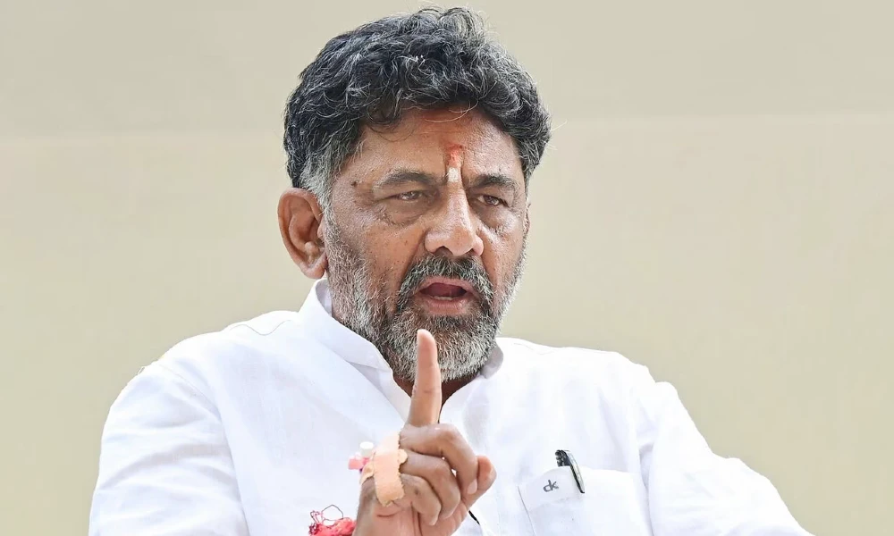 Phone Tapping: ಎಚ್‌ಡಿಕೆ ಫೋನ್‌ ಟ್ಯಾಪ್‌ ಮಾಡೋಕೆ, ಅವರೇನು ಟೆರರಿಸ್ಟಾ? ಎಂದ ಡಿಕೆಶಿ