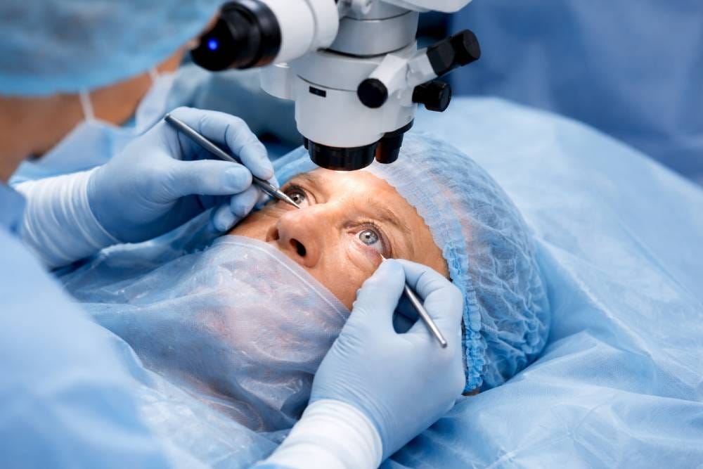 Cirurgia de Catarata: Guia Completo para Pacientes Preocupados