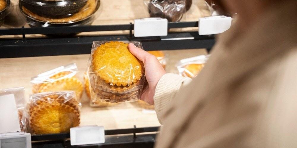 5 Oleh-Oleh Bandung: Rekomendasi Snack & Kue Populer yang Selalu Diburu Wisatawan