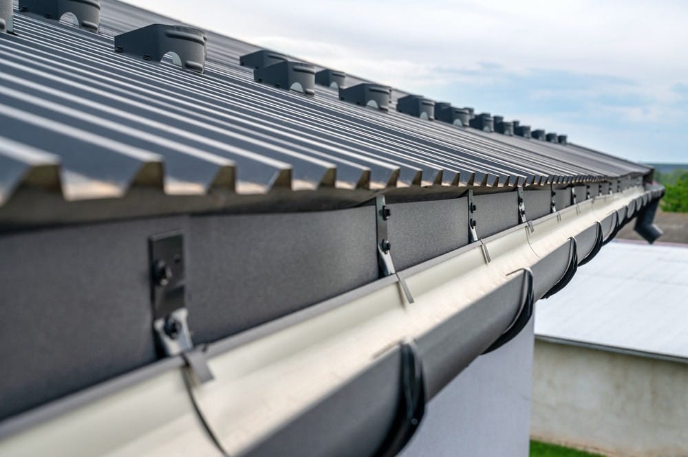 The Vital Importance of Regular Rain Gutter Cleaning in Ontario by