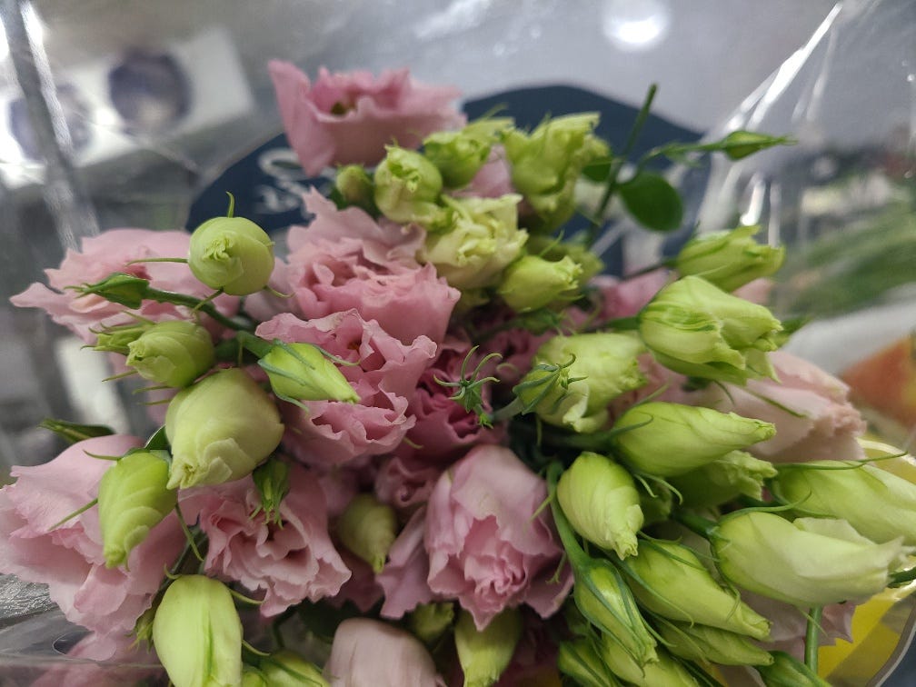 Flower delivery service near CALGARY Pandaflowers Medium