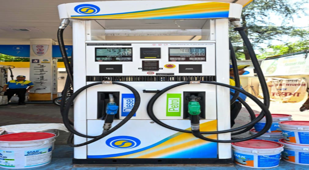 Govt to withdraw temporary restrictions on sale and distribution of petrol, diesel