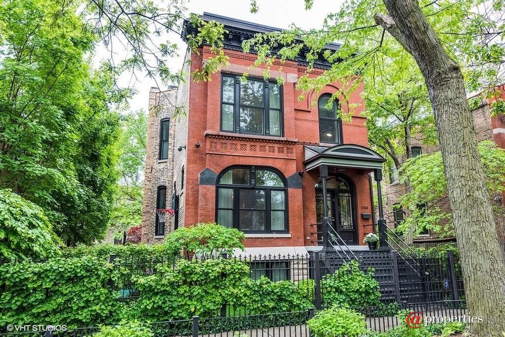 Brick Masterpiece Italianate Home In Ukrainian Village Asks 2 79   1*imbSW9fH2ei3b8dxsO R3A 