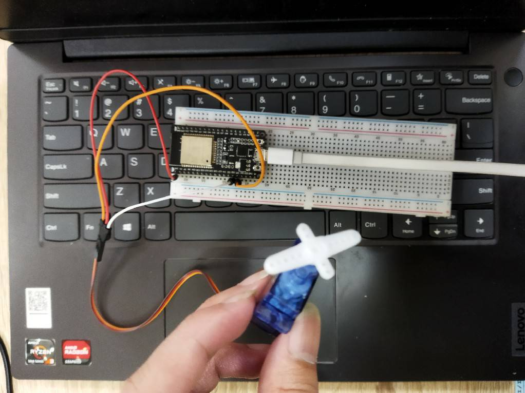 ESP32: Servo Motor with Arduino IDE | by 18221006 Richard Haris | Medium