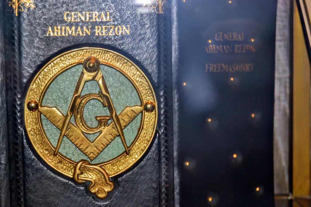 Freemasonry Vs Masonry by Esoteric Freemasons Jun, 2024 Medium