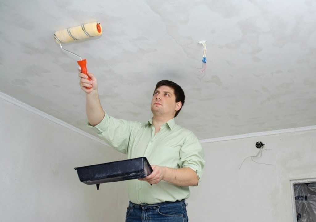 Как разбавить водоэмульсионную краску водой для покраски потолка? | by .