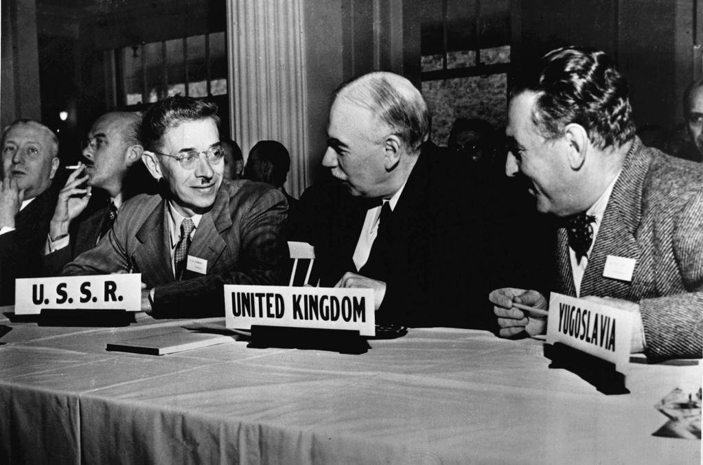 El gran cisma, 1945–1955. Los conflictos de la guerra fría