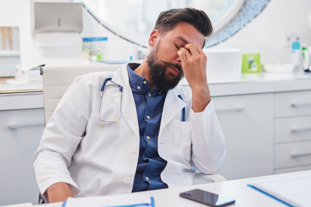 Trabalhar mais para gastar mais: o ciclo vicioso que aprisiona médicos em plantões intermináveis e adia a liberdade financeira.