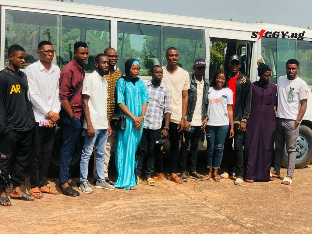 KSU Female SUG President Donates Bus, Sienna Car To Vice Chancellor (Photos)
