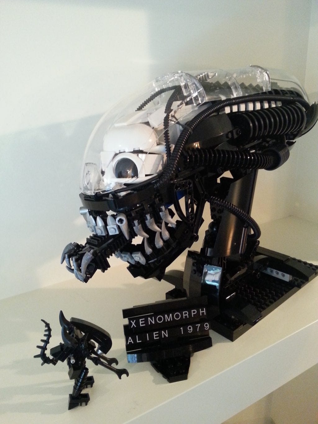 LEGO Xenomorph Bust MOC created by Blair Archer | by Destroy This Nerd |  Medium