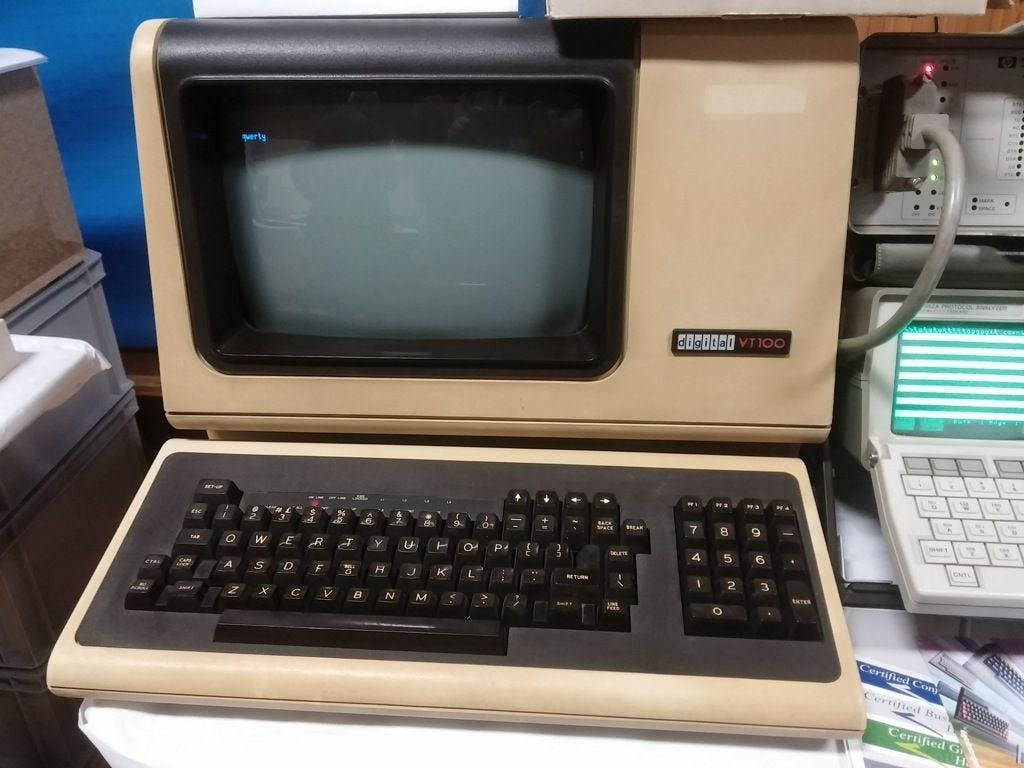 DEC VT100 Terminal / Wolfgang Stief / Wikimedia Commons / CC0