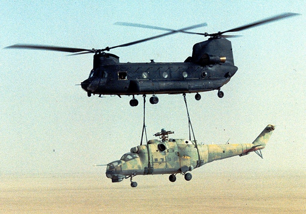 ミリタリー Desert Scorpion Helicopter & Desert Jeep Desert