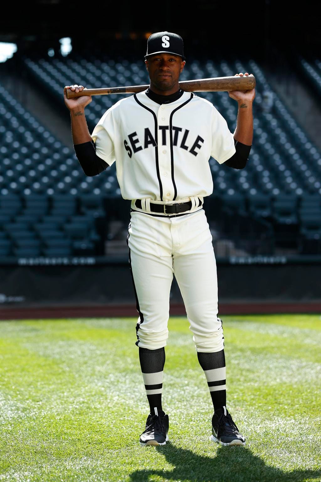 mariners uniform