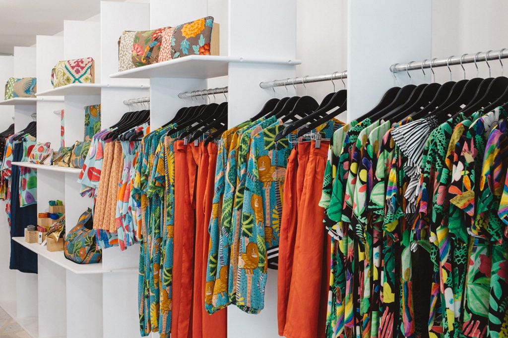 Showroom hanger online for clothes