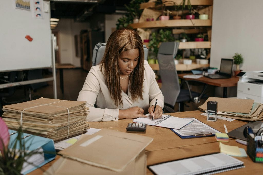 Sobrecarga de trabalho: 6 formas de prevenir esse risco psicossocial — RB Consult RH
