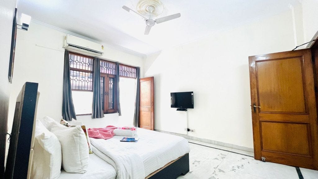 CHIC AND AFFORDABLE THE STUDIO APARTMENT LIFESTYLE IN DLF CYBERCITY