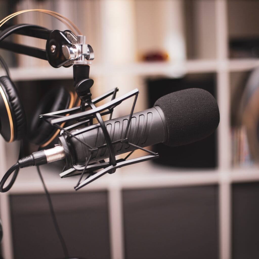 BEST MICS FOR CONTENT CREATORS UNDER 200 IN 2022 by Waleed Ahmad