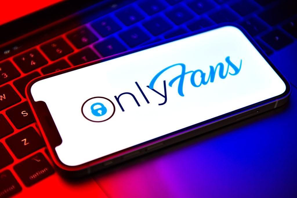 The explosive growth of onlyfans, it's ultra wealthy creators & it's