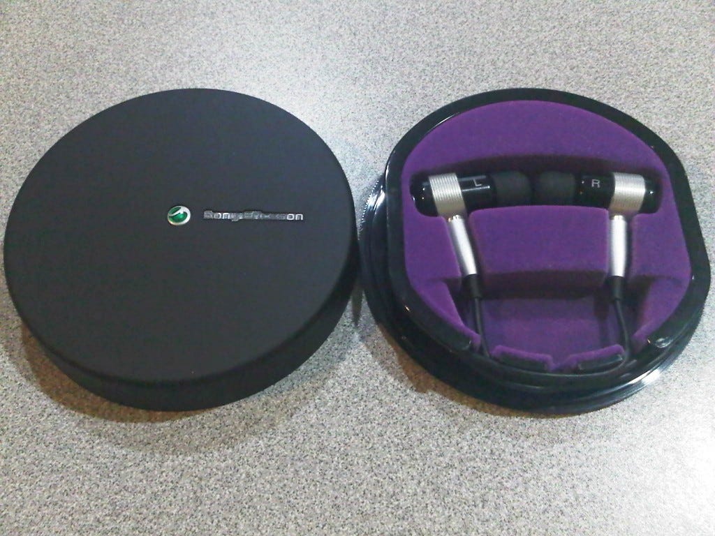 REVIEW Sony Ericsson HBH IS800 Bluetooth Earphone by Justin