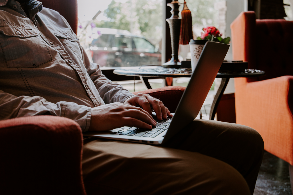 How to Write an Excellent Restaurant Review by Candy Ramen Medium