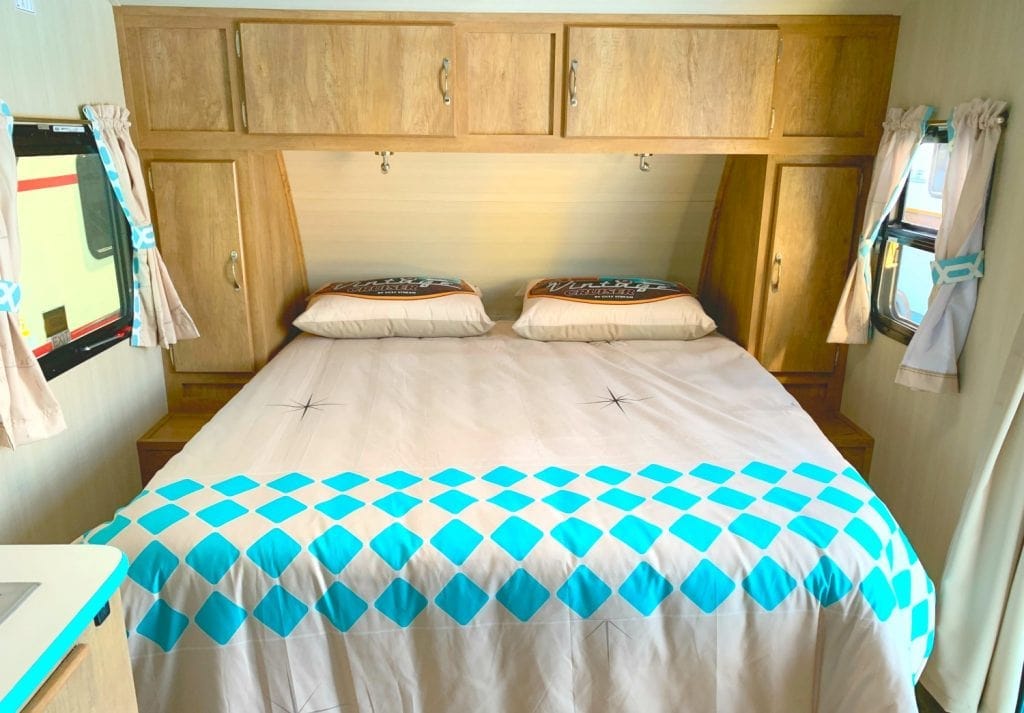 The Ultimate Guide to Finding the Perfect Mattress Topper  by Kouadri 