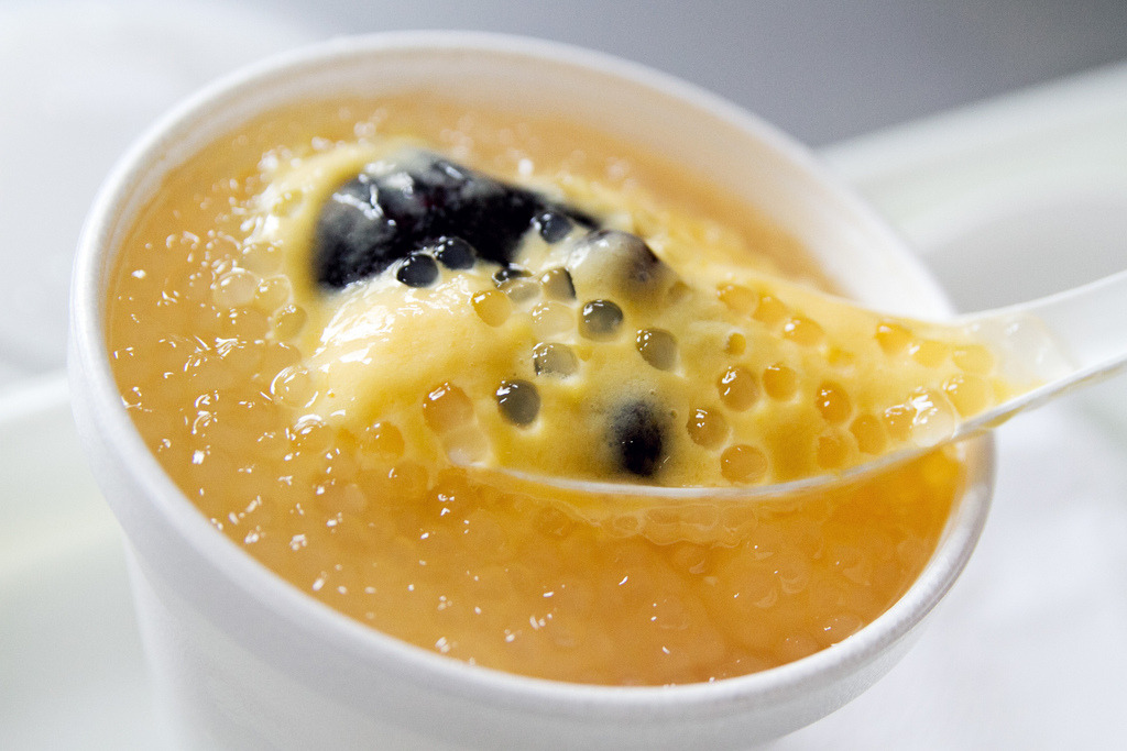 Mango, sago, grass jelly