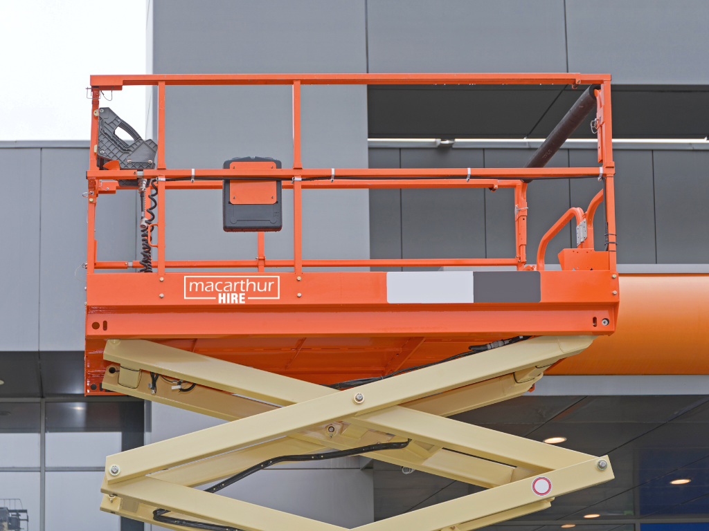 How Scissor Lifts Improve Efficiency in Indoor Maintenance and Warehousing