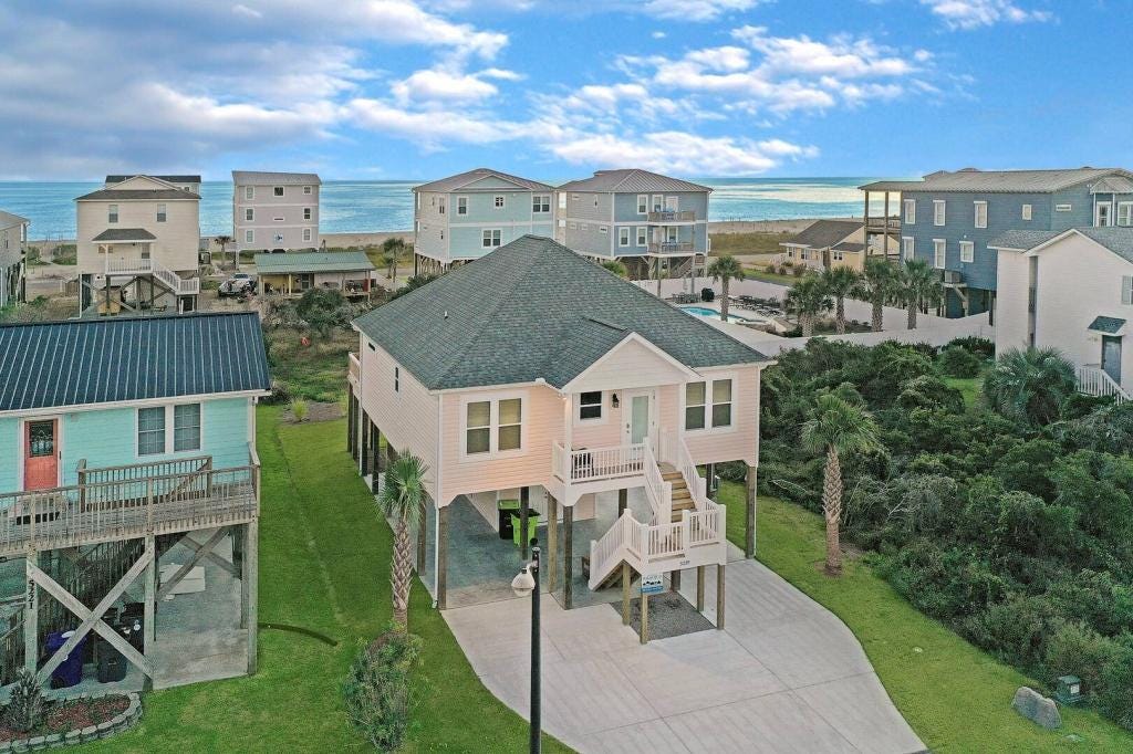 4 Bedrooms House rental in Oak Island, North Carolina — Summer Lovin