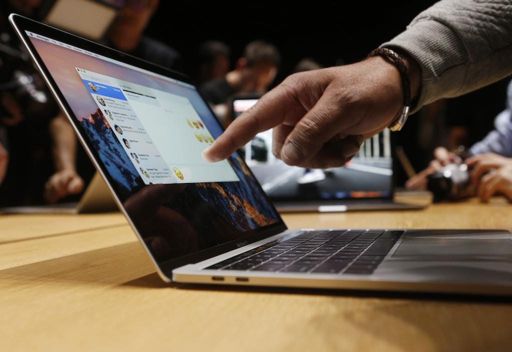 Why Touchscreen Macs Are A Bad Idea | by Jonathan Kim | Mac O'Clock | Medium