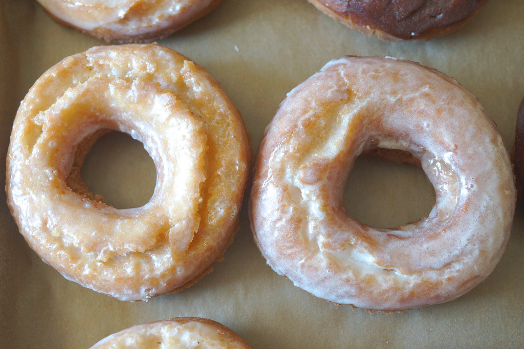 Old Fashioned Vanilla Glazed Donuts