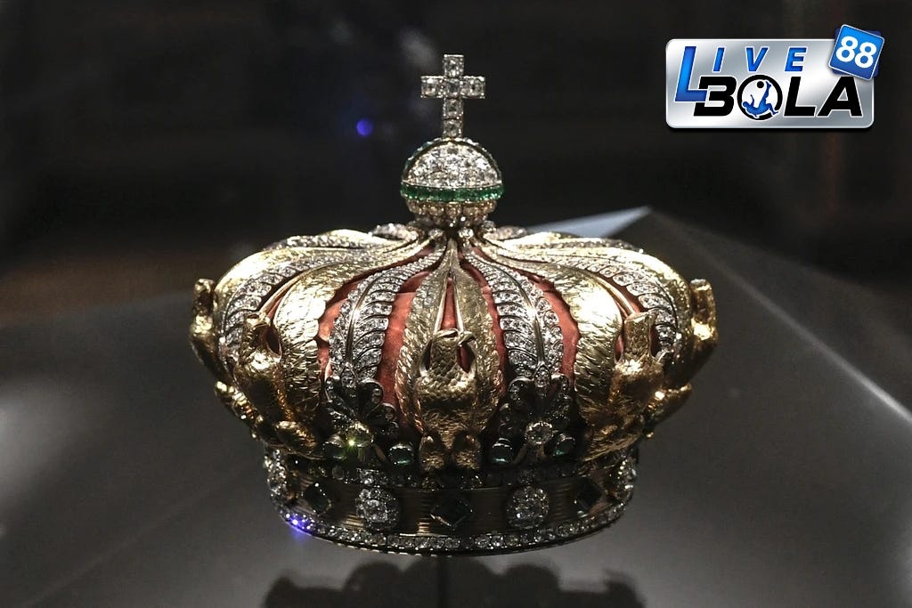Pencurian di Museum Louvre: 4 Pelaku Gasak Perhiasan Napoleon dalam 7 Menit
